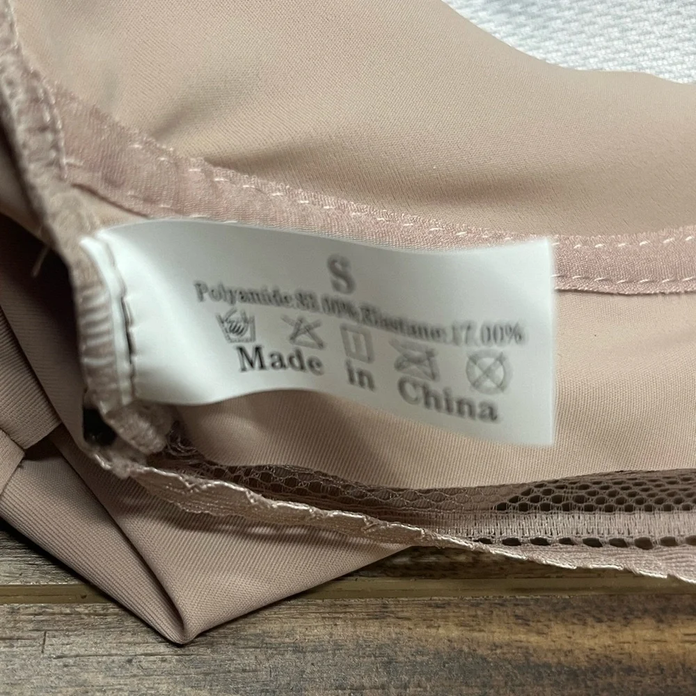 - Lot of 2 Lacy sheer bras, size Small, new